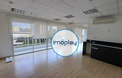 Imagem: O depósito possui 4 Vagas na garagem, 73m² de Área e está