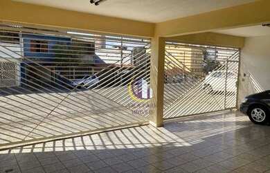 Imagem: A casa possui 2 Dormitórios, 1 Banheiro, 4 Vagas na garagem