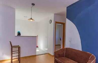 Imagem: O apartamento possui 2 Dormitórios, 1 Banheiro, 1 Vaga na garagem