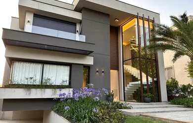 Imagem: A casa em condomínio possui 5 Dormitórios, 5 Banheiros, 5