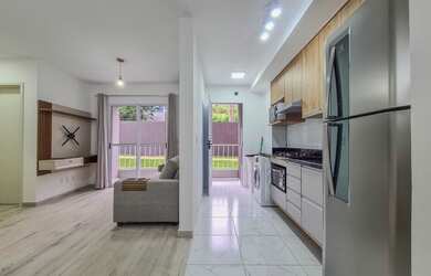 Imagem: O apartamento possui 2 Dormitórios, 1 Banheiro, 1 Vaga na garagem