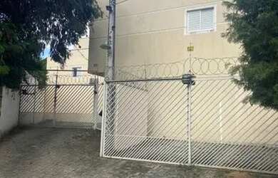 Imagem: A casa possui 2 Dormitórios, 2 Banheiros, 1 Vaga na garagem