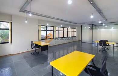 Imagem: O depósito possui 1 Vaga na garagem, 98m² de Área e está