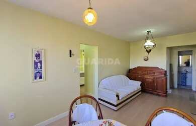 Imagem: O apartamento possui 2 Dormitórios, 1 Banheiro, 1 Vaga na garagem