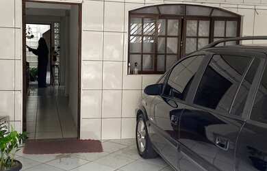 Imagem: A casa em condomínio possui 3 Dormitórios, 3 Banheiros, 2