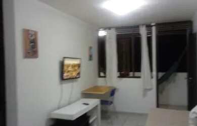 Imagem: O apartamento possui 1 Dormitório, 1 Banheiro, 1 Vaga na garagem