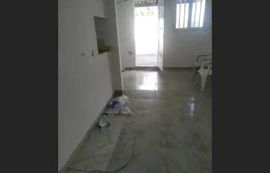 Imagem: A casa possui 1 Dormitório, 1 Banheiro e está localizado