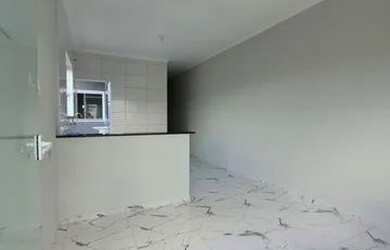 Imagem: A casa possui 2 Dormitórios, 2 Banheiros, 1 Vaga na garagem