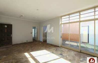 Imagem: O depósito possui 5 Vagas na garagem, 333m² de Área e está