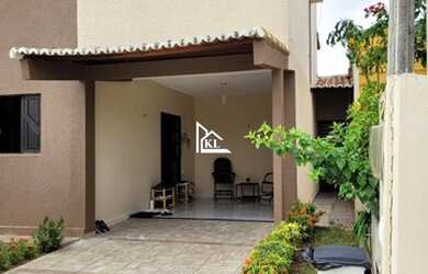 Imagem: A casa em condomínio possui 3 Dormitórios, 2 Banheiros, 4