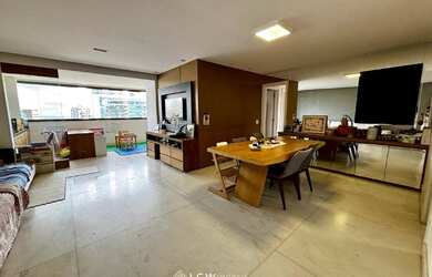 Imagem: O apartamento possui 4 Dormitórios, 5 Banheiros, 3 Vagas na