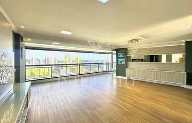 Imagem: O apartamento possui 4 Dormitórios, 5 Banheiros, 3 Vagas na