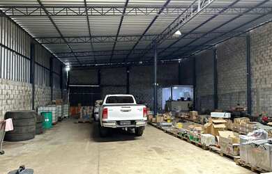 Imagem 9: Área com galpão, Jardim Novo Mundo, ao lado do terminal