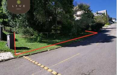 Imagem: O terreno possui 826m² de Área e está localizado em Taboão