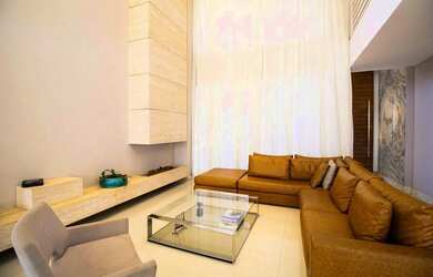 Imagem: A casa em condomínio possui 4 Dormitórios, 5 Banheiros, 4