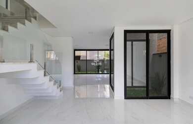 Imagem 2: Casa em condomínio à venda com 3 suites no Santa Cândida em Curitiba