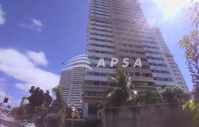 Imagem: O apartamento possui 3 Dormitórios, 1 Banheiro, 2 Vagas na