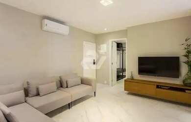 Imagem: O apartamento possui 2 Dormitórios, 2 Banheiros, 2 Vagas na