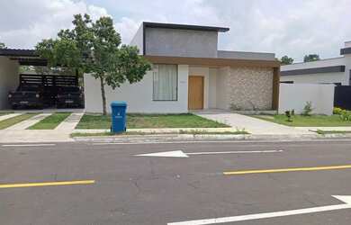 Imagem: A casa em condomínio possui 2 Dormitórios, 3 Banheiros, 4