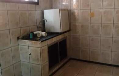 Imagem 8: Aluga-se uma casa. 1 Banheiroe3 Dormitórios