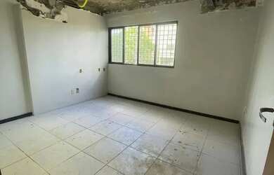 Imagem: A casa possui 5 Dormitórios, 4 Banheiros, 5 Vagas na garagem