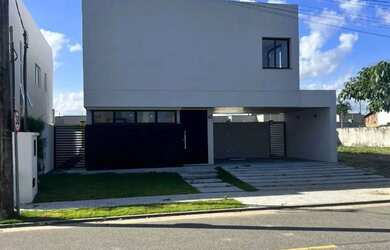 Imagem: A casa em condomínio possui 4 Dormitórios, 5 Banheiros, 2