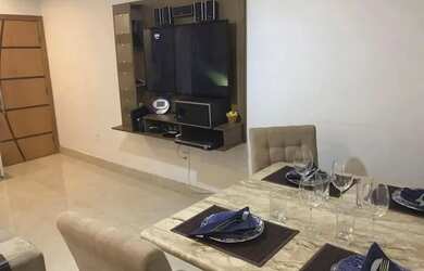 Imagem: A casa possui 3 Dormitórios, 1 Banheiro, 2 Vagas na garagem