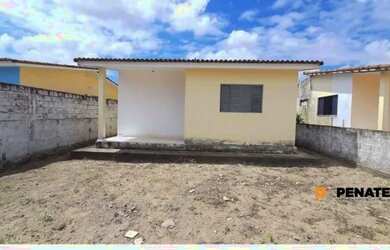 Imagem: A casa possui 3 Dormitórios, 2 Banheiros, 1 Vaga na garagem