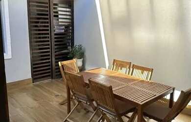 Imagem: A casa em condomínio possui 4 Dormitórios, 3 Banheiros, 2