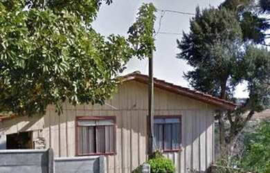 Imagem: A casa possui 3 Dormitórios, 1 Banheiro, 440m² de Área e