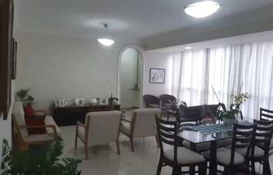 Imagem: O apartamento possui 4 Dormitórios, 3 Banheiros, 1 Vaga na