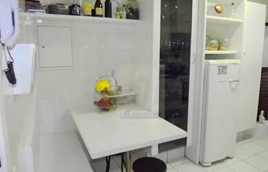 Imagem: O apartamento possui 3 Dormitórios, 1 Banheiro, 2 Vagas na