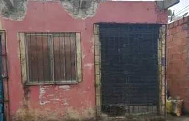 Imagem: A casa possui 1 Dormitório, 1 Banheiro, 27m² de Área e está