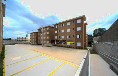 Imagem: O apartamento possui 2 Dormitórios, 1 Banheiro, 1 Vaga na garagem