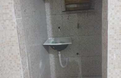 Imagem: A casa possui 2 Dormitórios, 1 Banheiro e está localizado