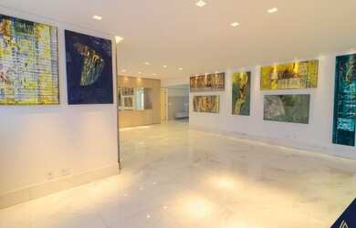 Imagem: O apartamento possui 4 Dormitórios, 5 Banheiros, 4 Vagas na