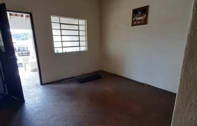 Imagem 4: Casa para Venda em Valinhos, Vila Santana, 3 dormitórios, 1 banheiro