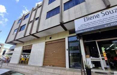 Imagem: A casa e possui 2 Dormitórios, Suítes, 1 Banheiro, 55-0m²