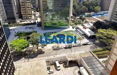 Imagem: O depósito possui 3 Vagas na garagem, 331m² de Área e está