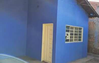 Imagem: A casa possui 2 Dormitórios e 1 Banheiro e está localizado