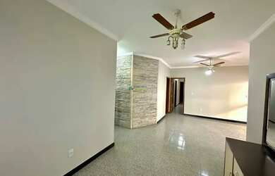 Imagem: A casa em condomínio possui 5 Dormitórios, 3 Banheiros, 3