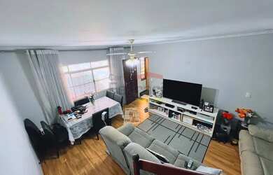 Imagem: A casa possui 5 Dormitórios, 5 Banheiros, 4 Vagas na garagem