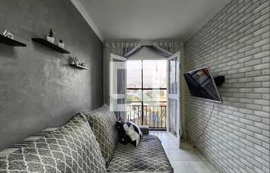 Imagem: O apartamento possui 2 Dormitórios, 1 Banheiro, 1 Vaga na garagem