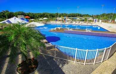 Imagem: O terreno possui 450m² de Área, Piscina e está localizado