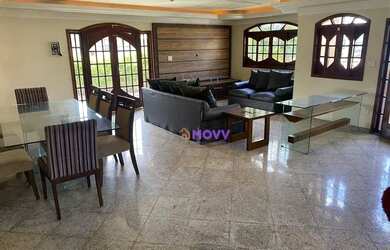 Imagem: A casa possui 5 Dormitórios, 5 Banheiros, 5 Vagas na garagem