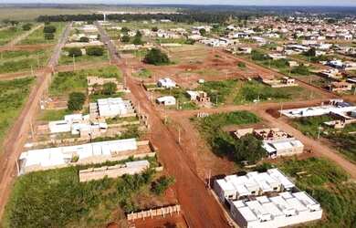 Imagem: A casa possui 2 Dormitórios, 2 Banheiros, 2 Vagas na garagem