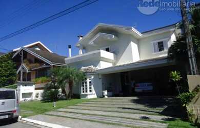 Imagem: A casa em condomínio possui 3 Dormitórios, 3 Banheiros, 1