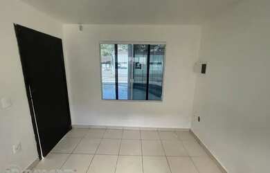 Imagem: O depósito possui 5 Vagas na garagem, 107m² de Área e está