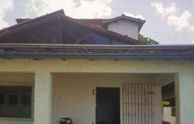 Imagem: A casa possui 3 Dormitórios, 3 Banheiros, 3 Vagas na garagem