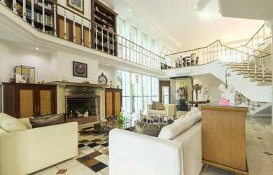 Imagem 6: Casa com amplos ambientes em condomínio fechado